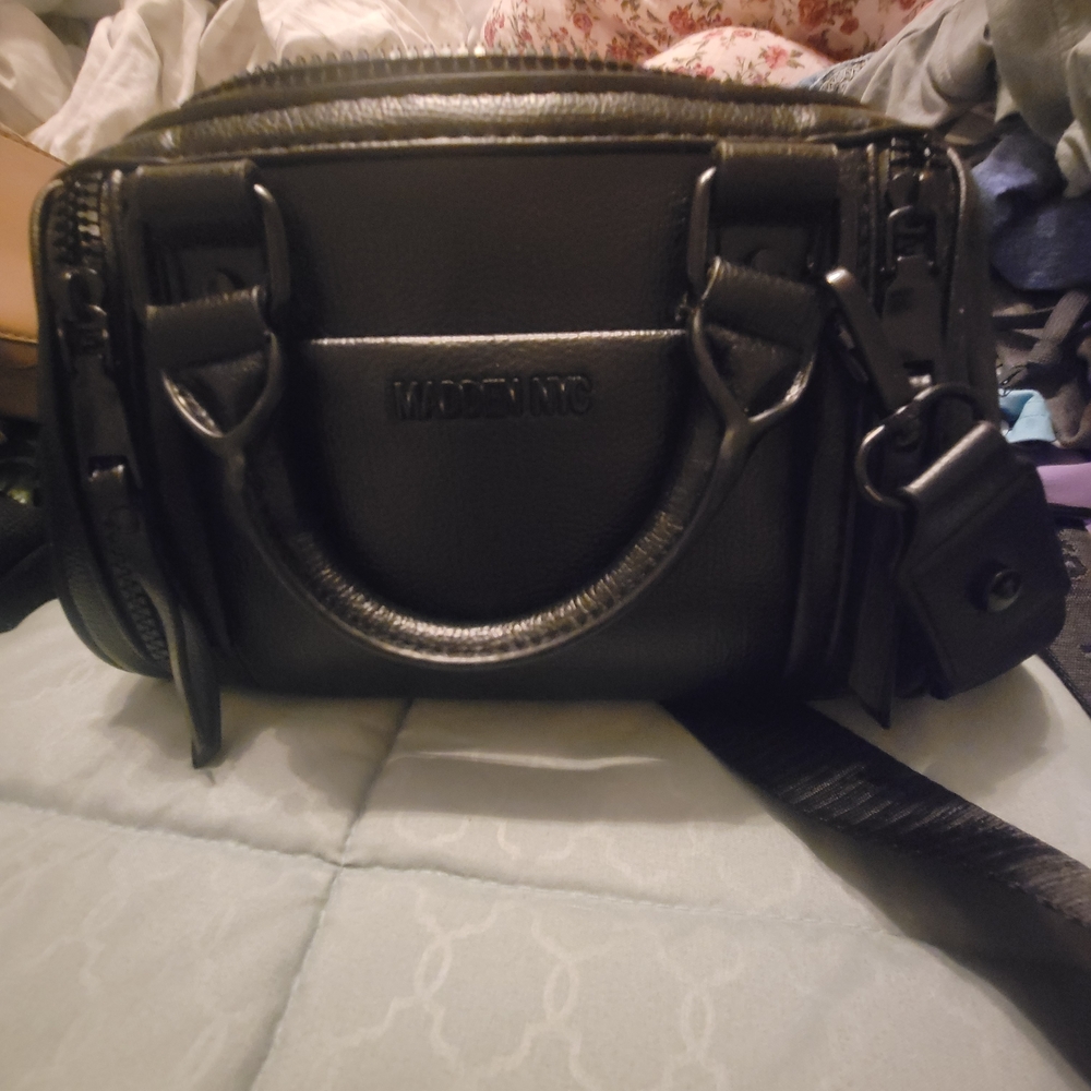 Madden NYC Sleek Black Crossbody Bag
